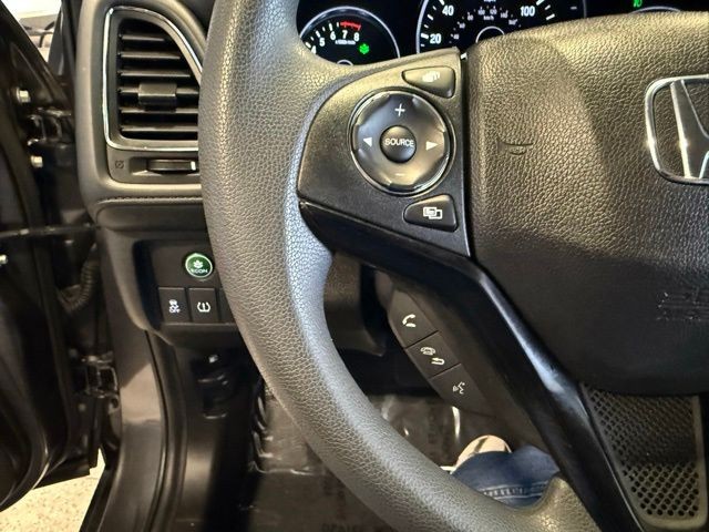 Honda HR-V Vehicle Full-screen Gallery Image 17