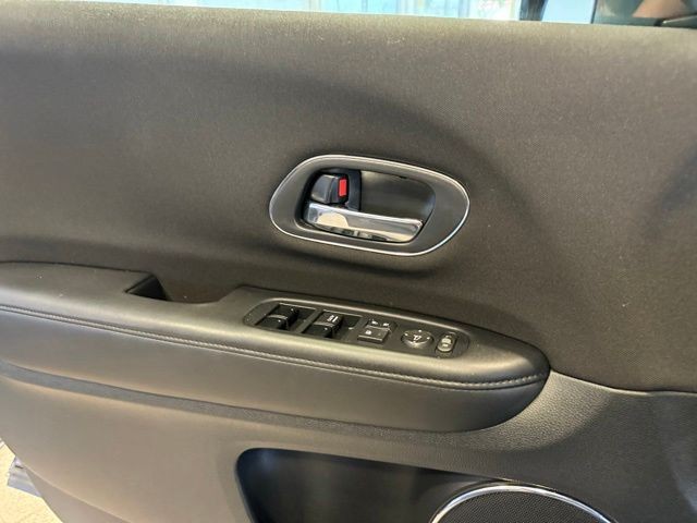 Honda HR-V Vehicle Full-screen Gallery Image 19