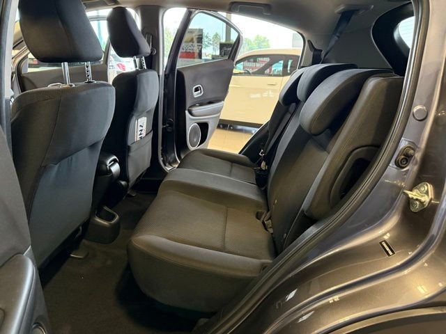 Honda HR-V Vehicle Full-screen Gallery Image 21