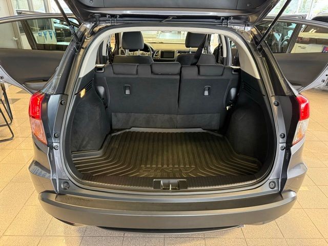 Honda HR-V Vehicle Full-screen Gallery Image 22