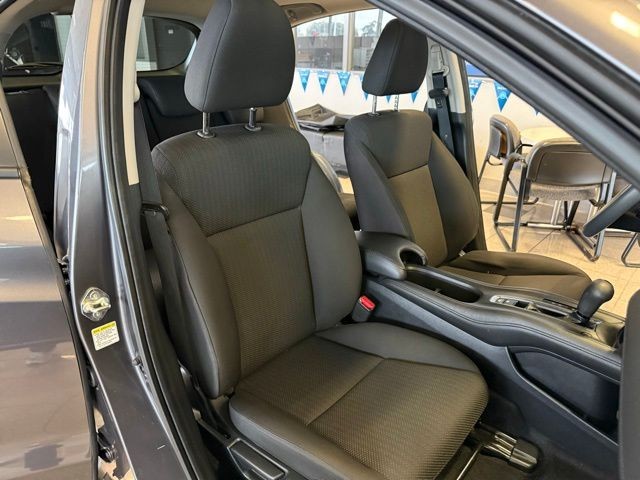 Honda HR-V Vehicle Full-screen Gallery Image 26