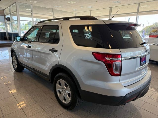Ford Explorer Vehicle Full-screen Gallery Image 05