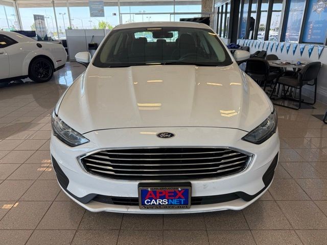 Ford Fusion Hybrid Vehicle Full-screen Gallery Image 07