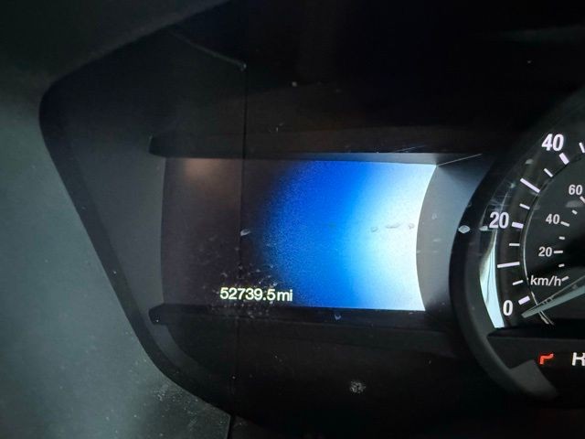 Ford Fusion Hybrid Vehicle Full-screen Gallery Image 12