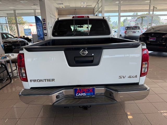 Nissan Frontier Vehicle Full-screen Gallery Image 04