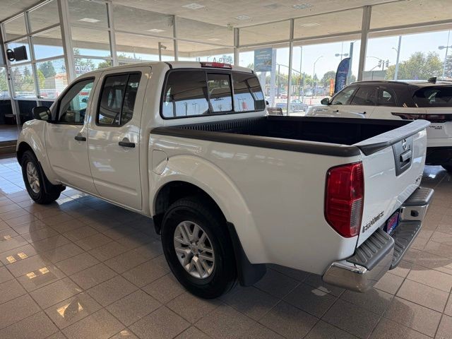 Nissan Frontier Vehicle Full-screen Gallery Image 05
