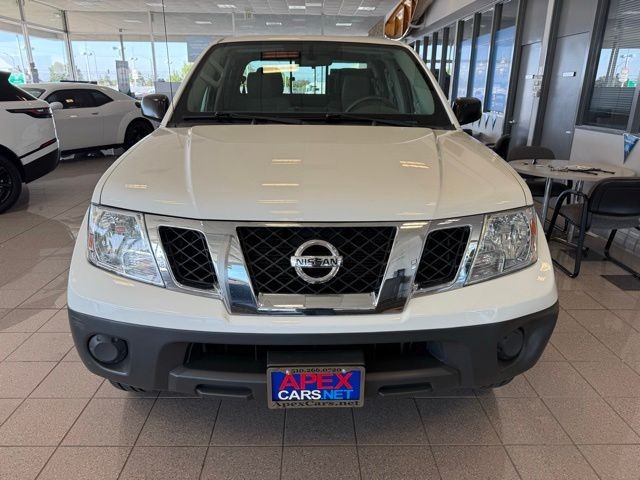 Nissan Frontier Vehicle Full-screen Gallery Image 07