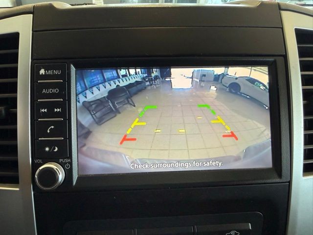 Nissan Frontier Vehicle Full-screen Gallery Image 14