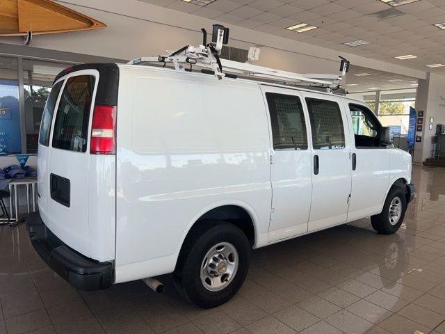Chevrolet Express Cargo Van Vehicle Full-screen Gallery Image 03
