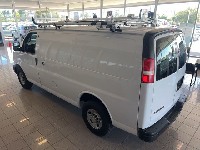 Chevrolet Express Cargo Van Vehicle Full-screen Gallery Image 07
