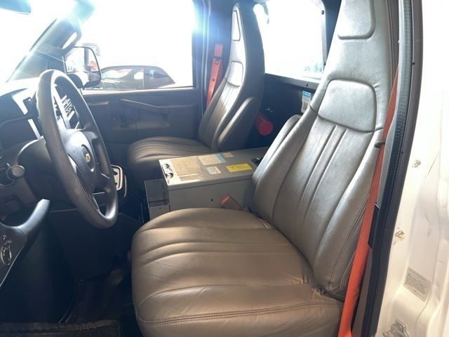 Chevrolet Express Cargo Van Vehicle Full-screen Gallery Image 12