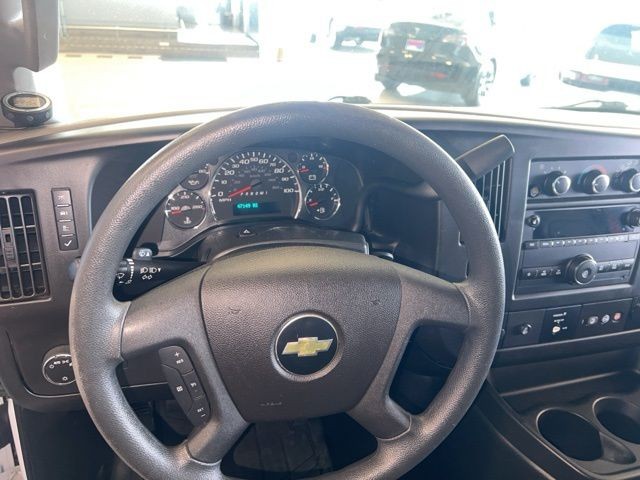 Chevrolet Express Cargo Van Vehicle Full-screen Gallery Image 13