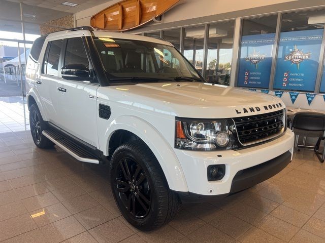 Land Rover LR4 Vehicle Full-screen Gallery Image 03