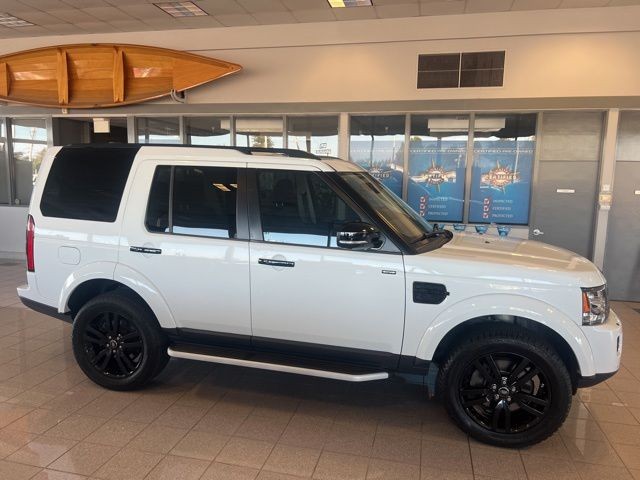 Land Rover LR4 Vehicle Full-screen Gallery Image 04