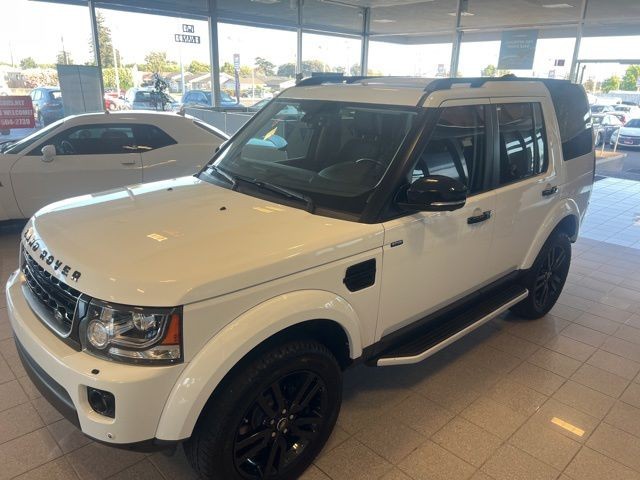 Land Rover LR4 Vehicle Full-screen Gallery Image 11