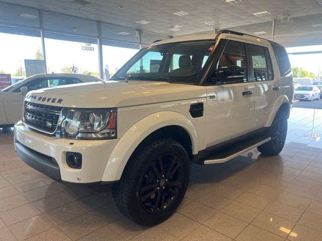 Land Rover LR4 Vehicle Full-screen Gallery Image 12