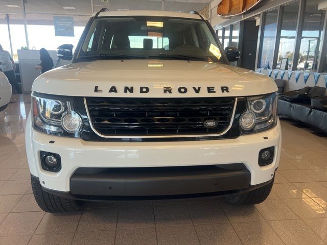 Land Rover LR4 Vehicle Full-screen Gallery Image 13