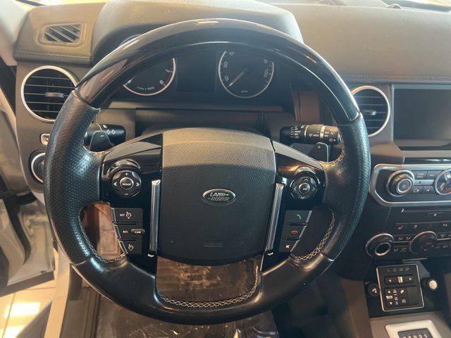 Land Rover LR4 Vehicle Full-screen Gallery Image 19