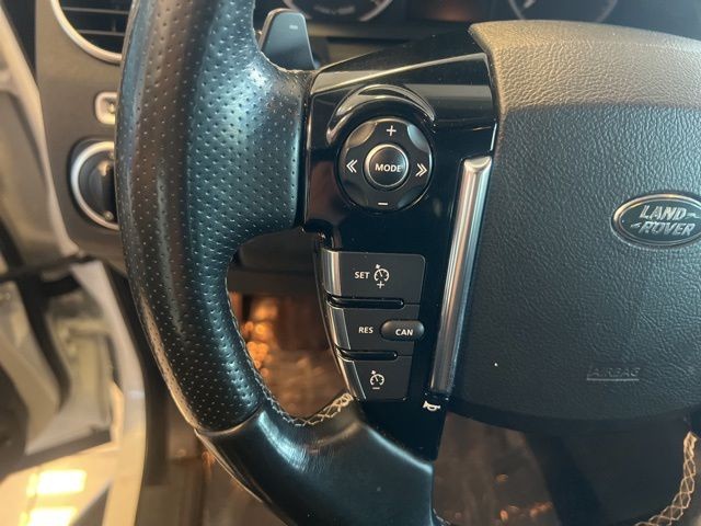 Land Rover LR4 Vehicle Full-screen Gallery Image 20