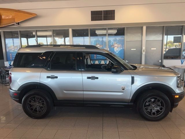 Ford Bronco Sport Vehicle Full-screen Gallery Image 03