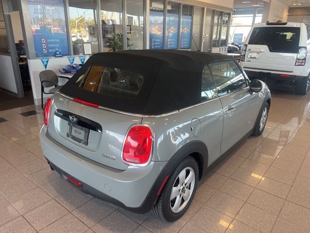 MINI Convertible Vehicle Full-screen Gallery Image 02