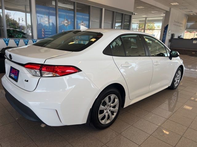 Toyota Corolla Vehicle Full-screen Gallery Image 05