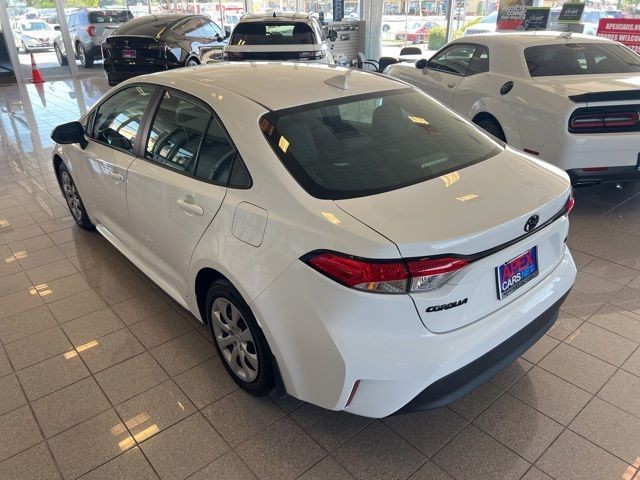 Toyota Corolla Vehicle Full-screen Gallery Image 09