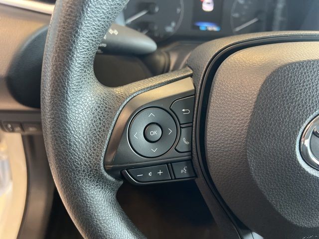 Toyota Corolla Vehicle Full-screen Gallery Image 18