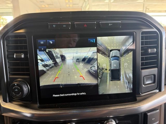 Ford F-150 Vehicle Full-screen Gallery Image 15