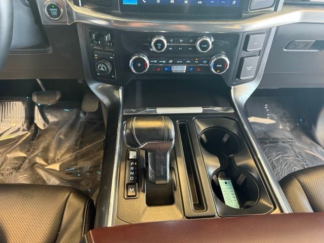 Ford F-150 Vehicle Full-screen Gallery Image 16