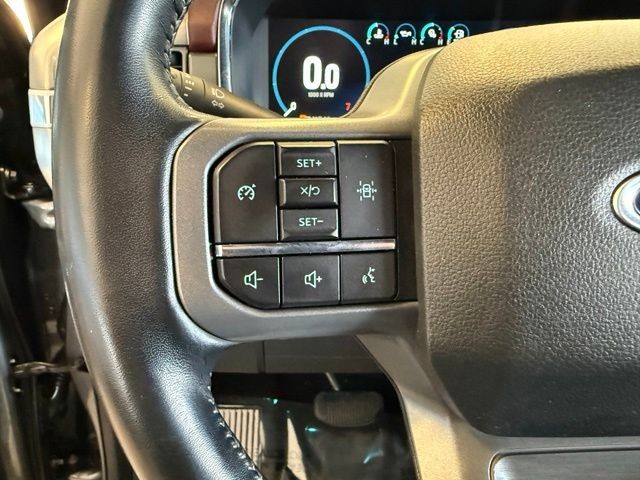 Ford F-150 Vehicle Full-screen Gallery Image 18