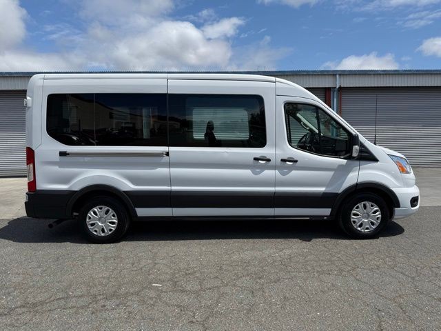 Ford Transit Passenger Wagon Vehicle Full-screen Gallery Image 02