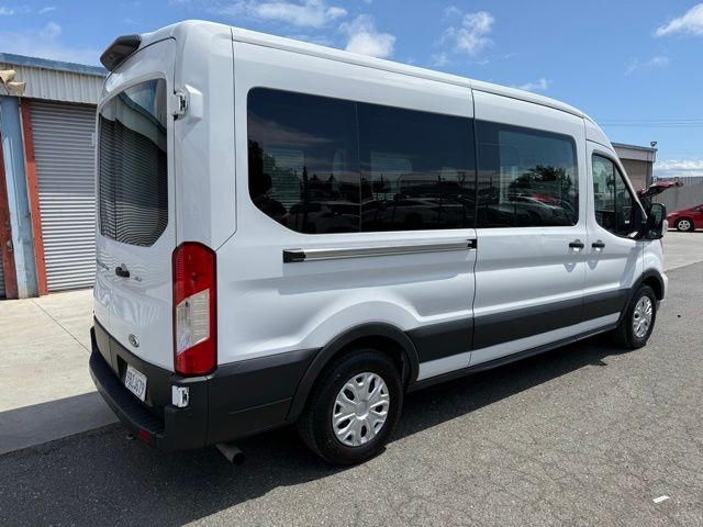 Ford Transit Passenger Wagon Vehicle Full-screen Gallery Image 03