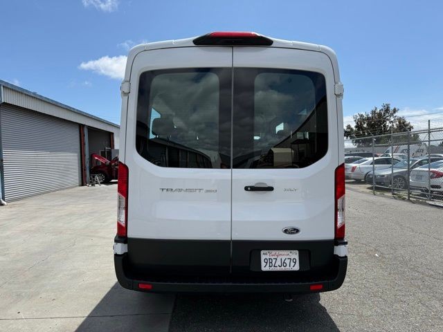 Ford Transit Passenger Wagon Vehicle Full-screen Gallery Image 04