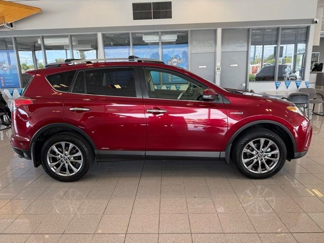 Toyota RAV4 Hybrid Vehicle Full-screen Gallery Image 02