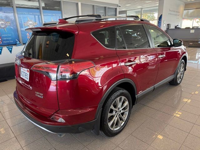 Toyota RAV4 Hybrid Vehicle Full-screen Gallery Image 03