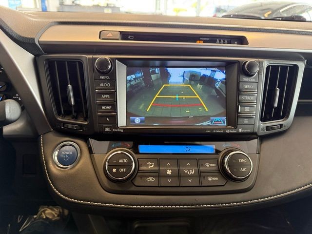 Toyota RAV4 Hybrid Vehicle Full-screen Gallery Image 15