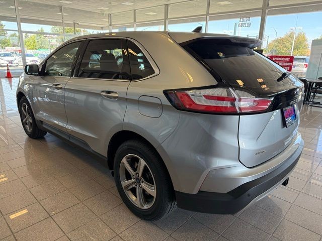 Ford Edge Vehicle Full-screen Gallery Image 05