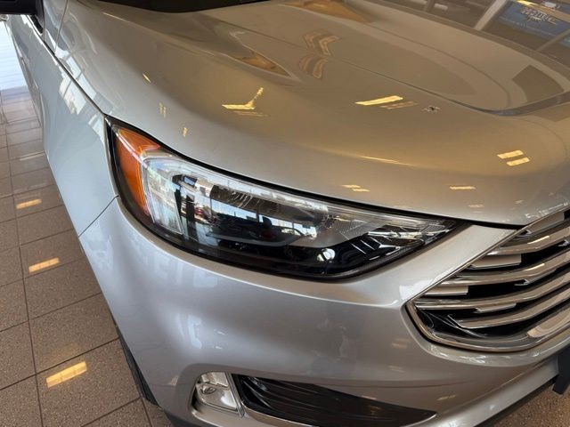 Ford Edge Vehicle Full-screen Gallery Image 09