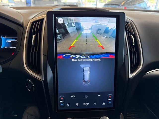 Ford Edge Vehicle Full-screen Gallery Image 14