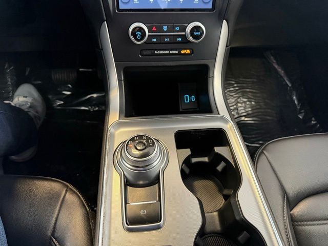 Ford Edge Vehicle Full-screen Gallery Image 15
