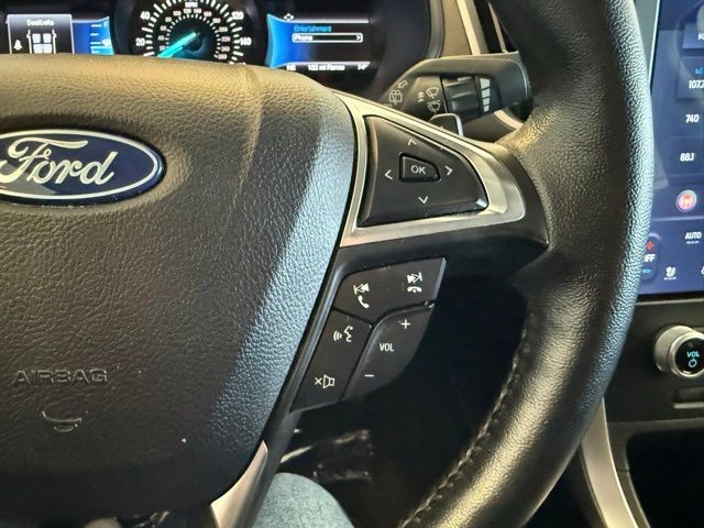 Ford Edge Vehicle Full-screen Gallery Image 16