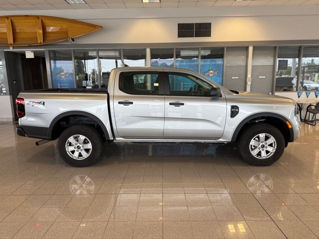 Ford Ranger Vehicle Full-screen Gallery Image 03