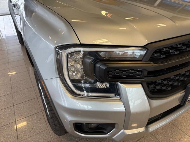 Ford Ranger Vehicle Full-screen Gallery Image 11