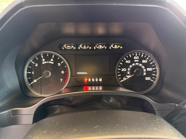 Ford F-150 Vehicle Full-screen Gallery Image 14