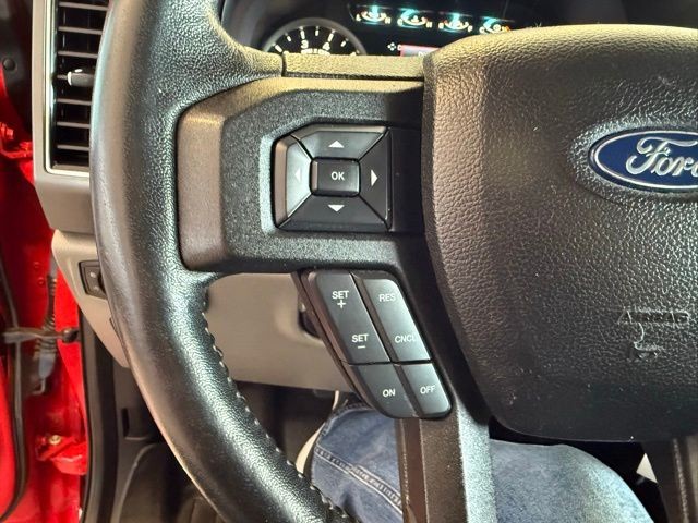 Ford F-150 Vehicle Full-screen Gallery Image 18