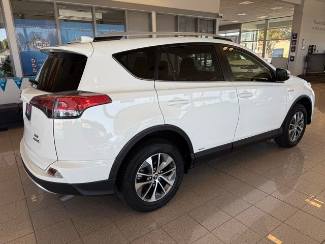 Toyota RAV4 Hybrid Vehicle Full-screen Gallery Image 03
