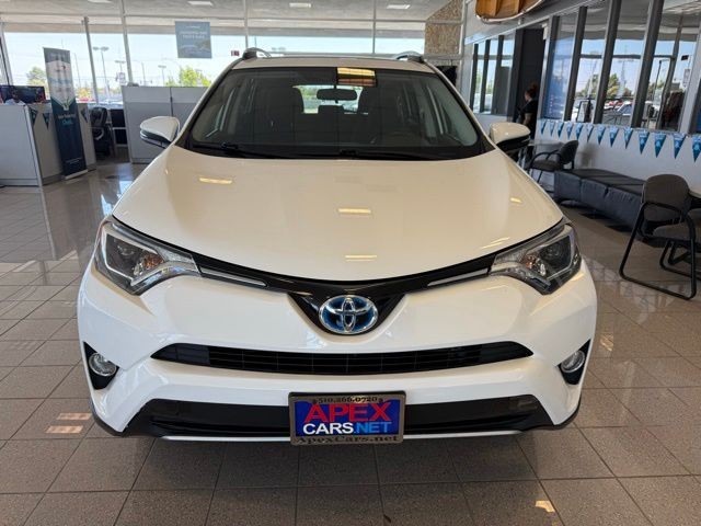 Toyota RAV4 Hybrid Vehicle Full-screen Gallery Image 07