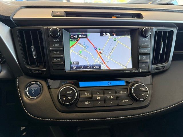 Toyota RAV4 Hybrid Vehicle Full-screen Gallery Image 16