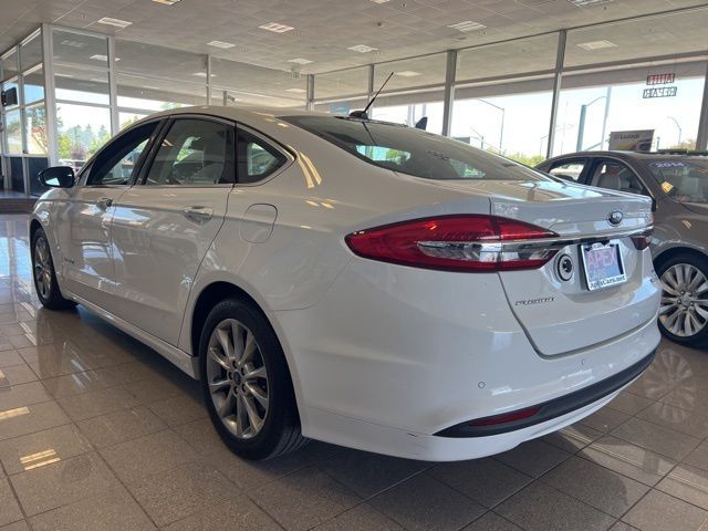 Ford Fusion Vehicle Full-screen Gallery Image 09